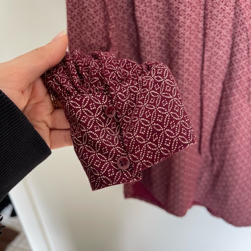 Hinge Split Neck Patterned Blouse Red - image 6